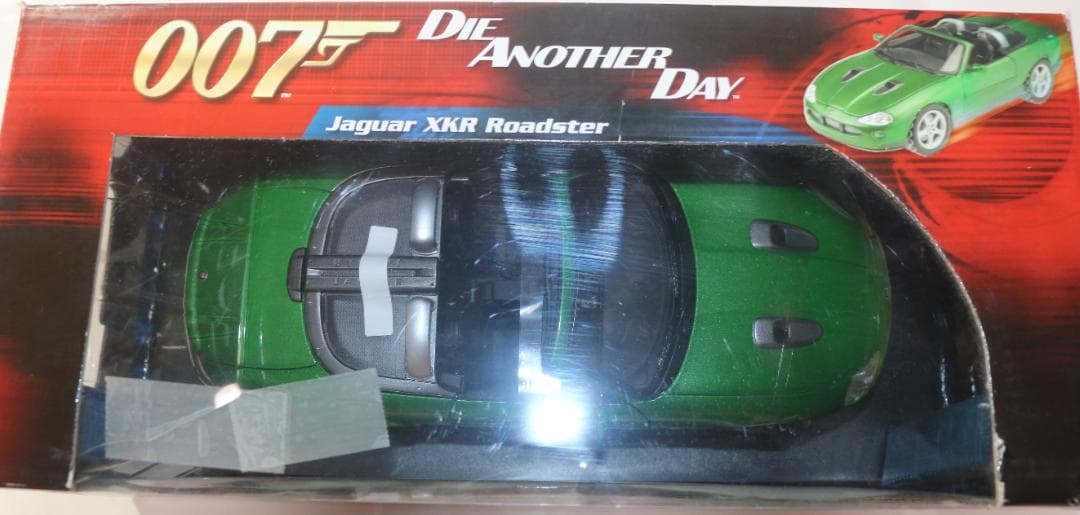 007ボンドカー ジャガーXKRロードスター1／18 （ダイ・アナザー