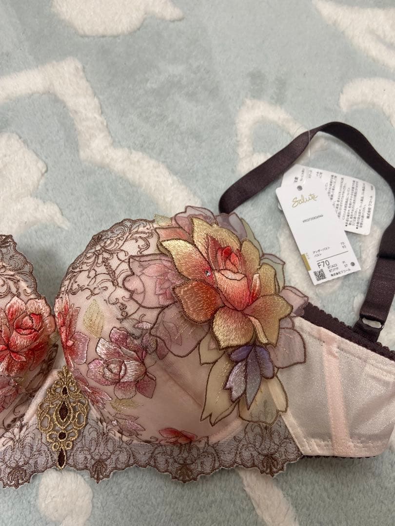 サルート 花柄刺繍ブラジャー 3点セット - メルカリ