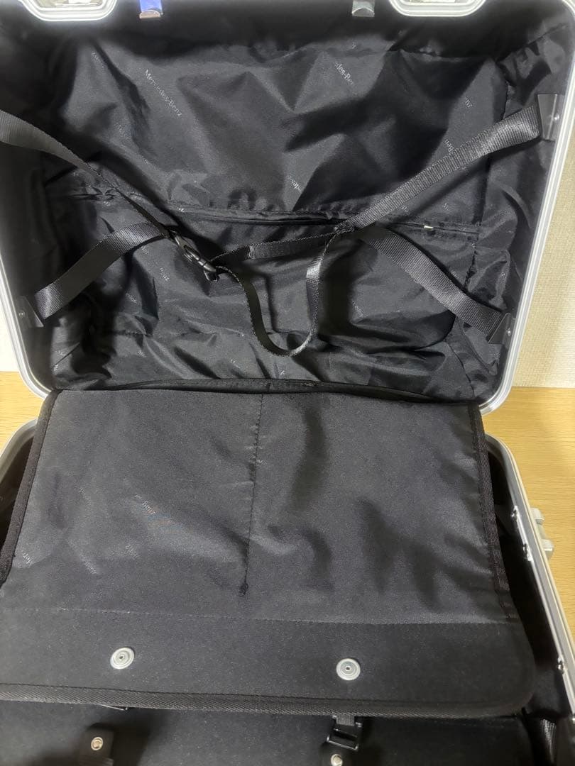 新品未使用品】メルセデスベンツ アルミスーツケース 32L キャリー