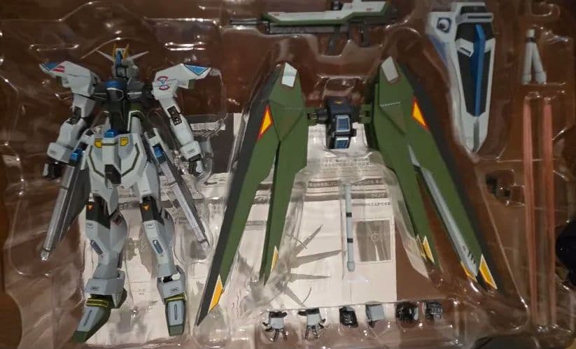 L ROBOT魂 フリーダムガンダム リアルティカラー