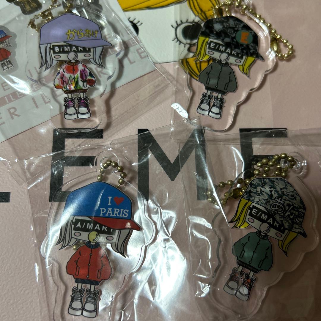 新品♡イーマリちゃんアクリルチャーム
