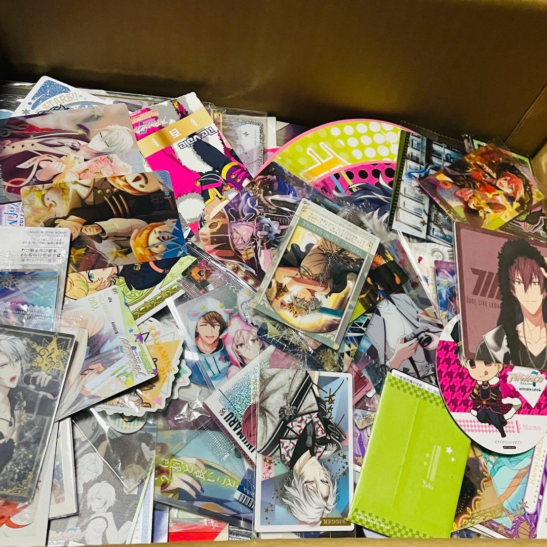 ノンジャンルアニメ紙物雑貨約580個まとめ売り　大量セット