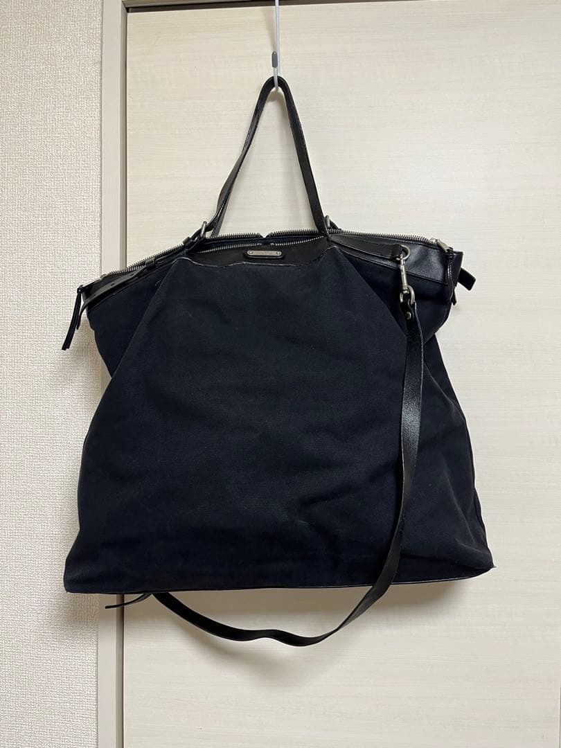 サンローラン　トートバッグ　ショルダーバッグ BLACKPINKのロゼやベラ・ハディッドが愛用！ サンローランの新作バッグ