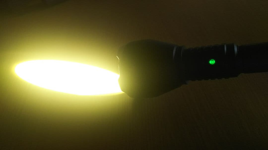 ACEBEAM W30 懐中電灯 最大照射距離2408 m - メルカリ