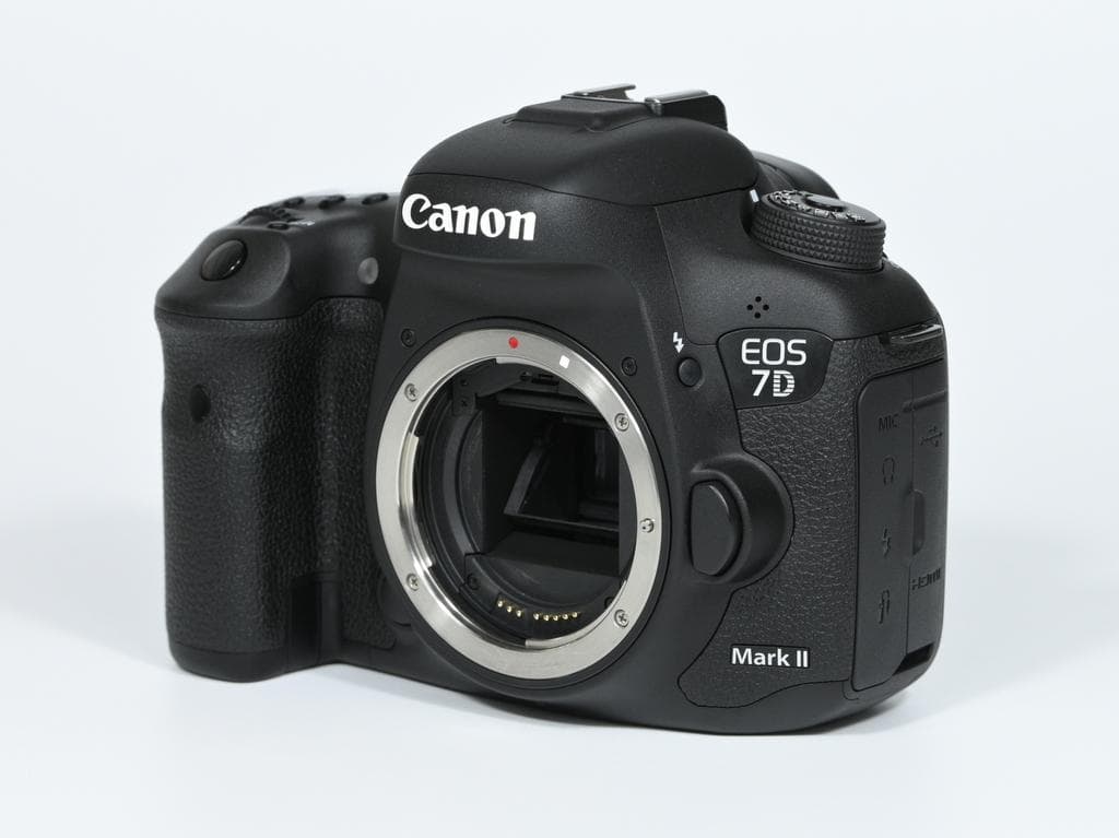 【超美品】Canon EOS 7D Mark II ボディ《ショット数2697》