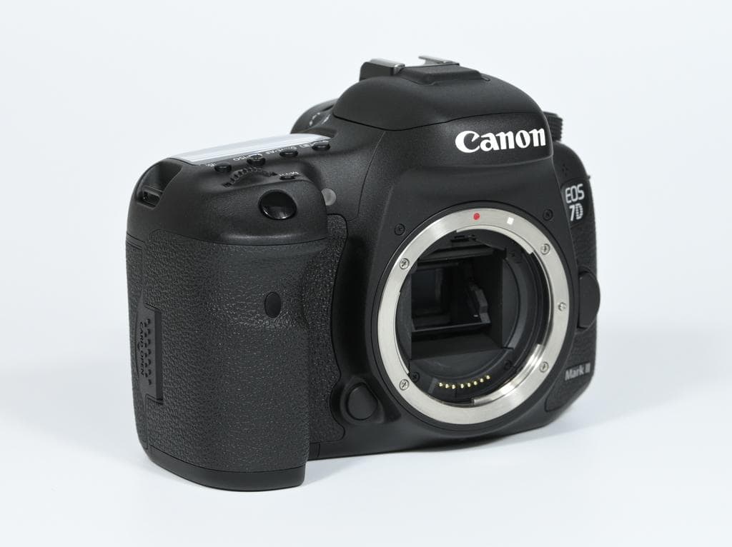 【超美品】Canon EOS 7D Mark II ボディ《ショット数2697》
