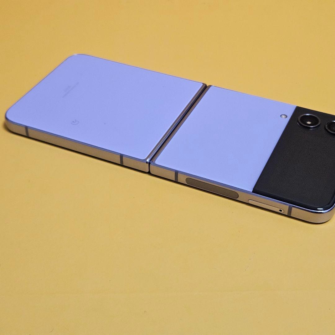 Galaxy Z Flip4 SCG17 ｜24時間以内発送#815 - メルカリ