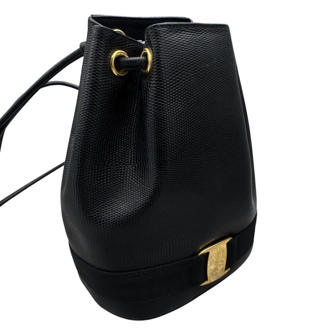 美品 サルバトーレフェラガモ ヴァラ金具 リュック サフィアーノレザー