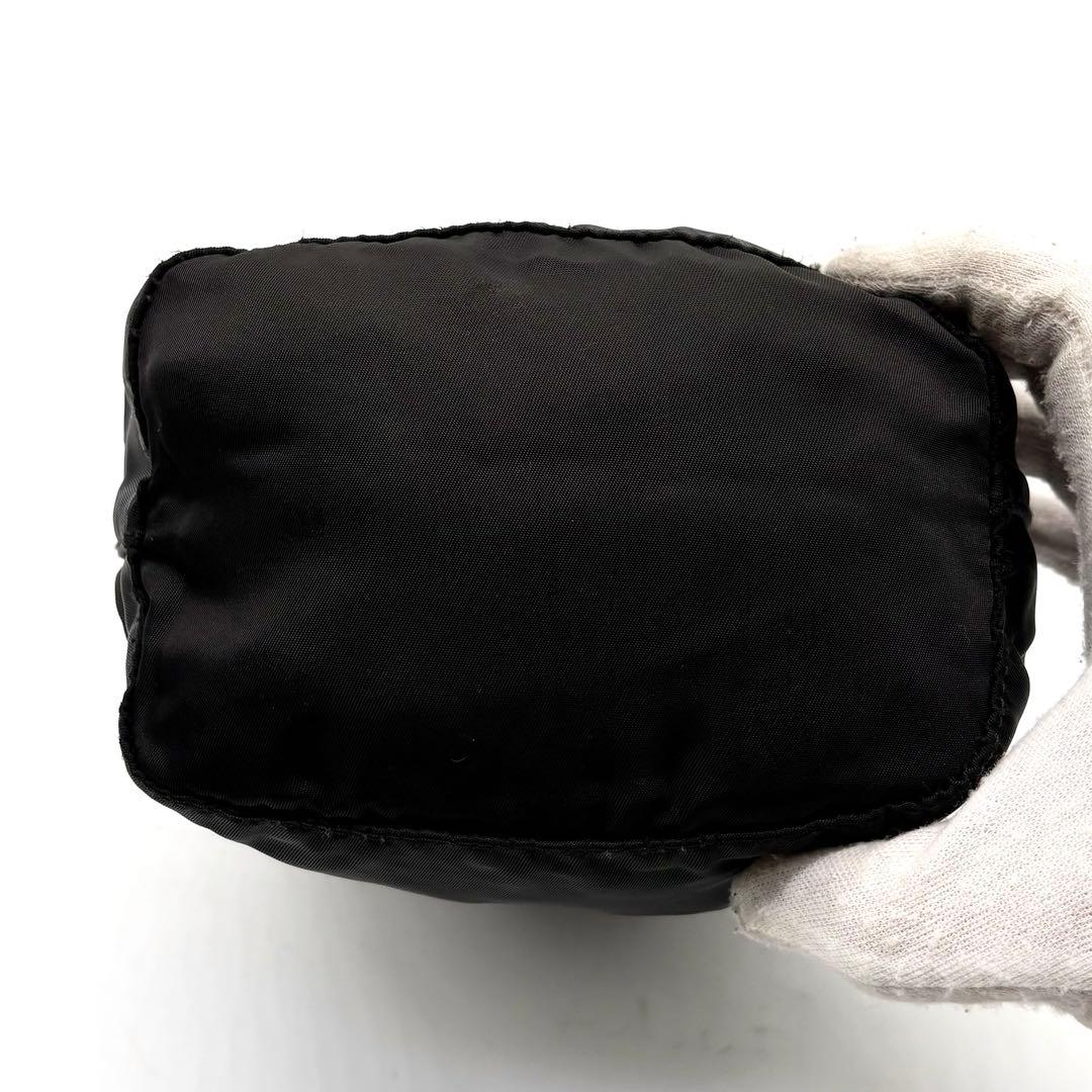 美品✨プラダ 巾着 ポーチ ナイロン レザー 三角ロゴ バニティ