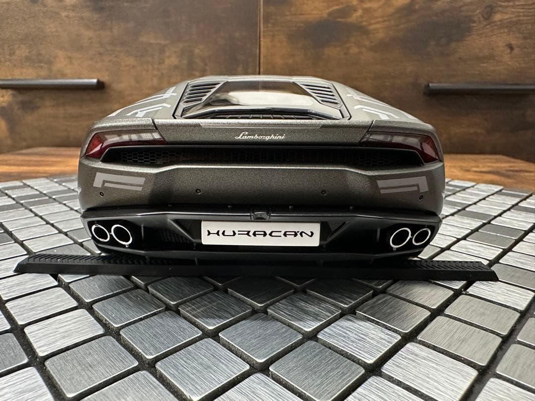 【カスタム】オートアート 1/18 ランボルギーニ ウラカン マットグレー