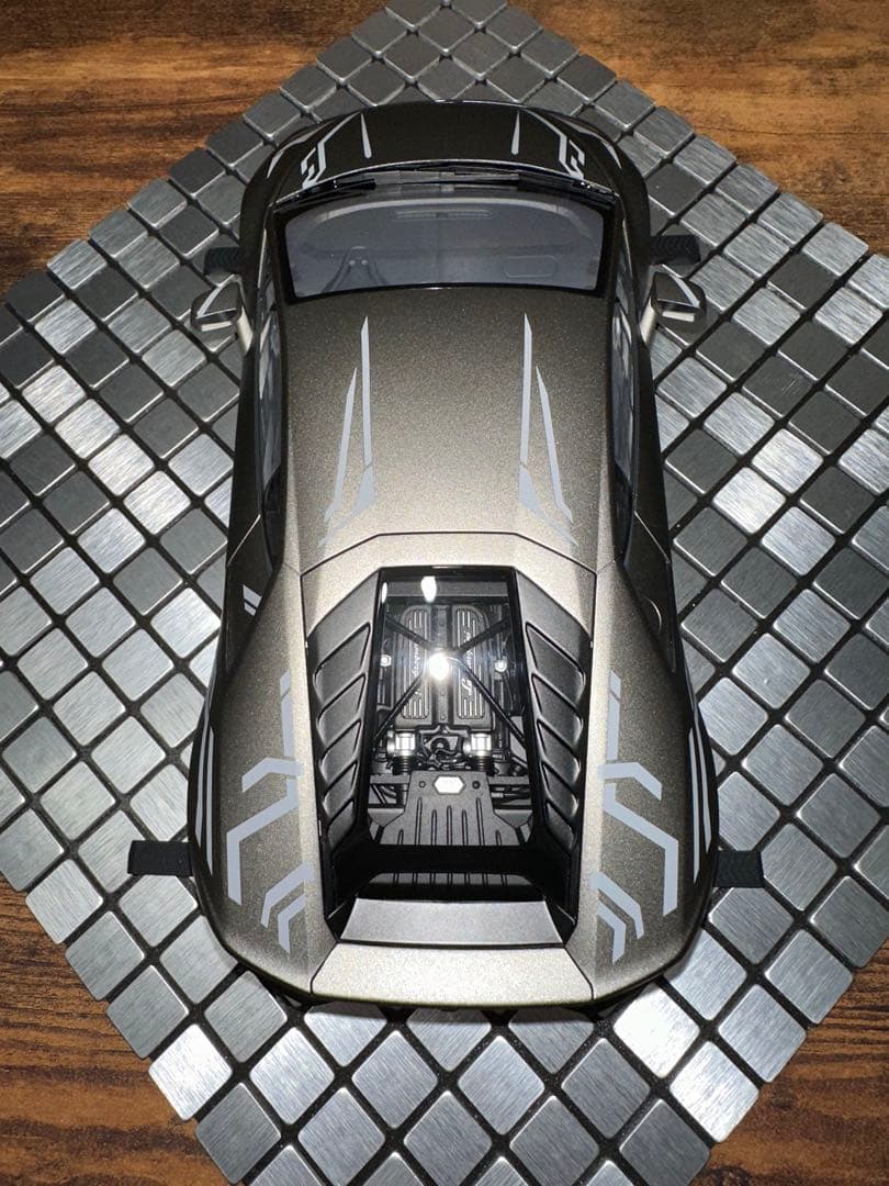 【カスタム】オートアート 1/18 ランボルギーニ ウラカン マットグレー