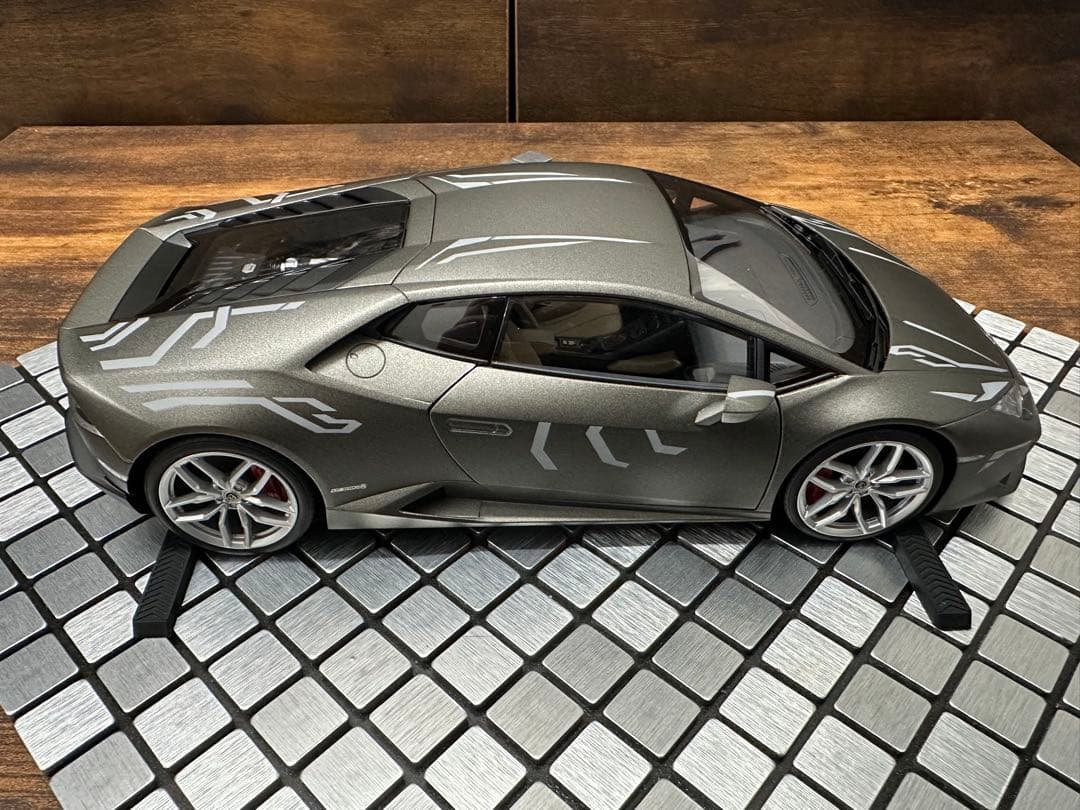 【カスタム】オートアート 1/18 ランボルギーニ ウラカン マットグレー