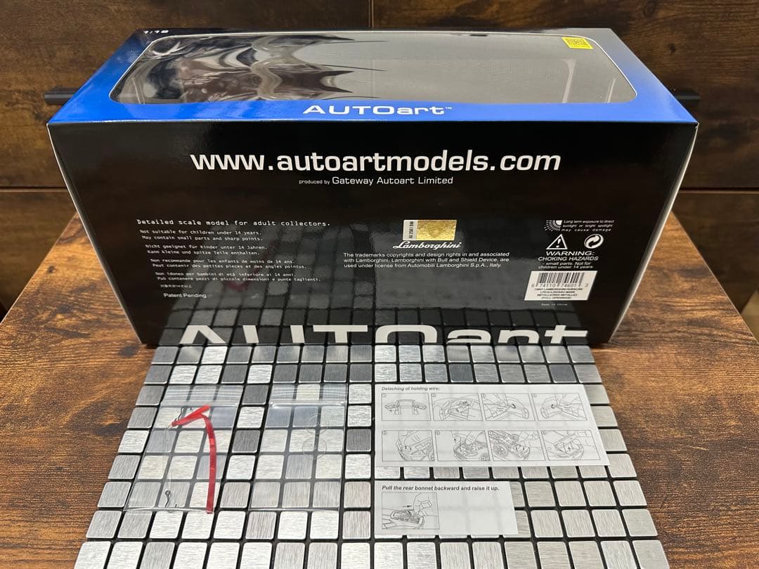 【カスタム】オートアート 1/18 ランボルギーニ ウラカン マットグレー