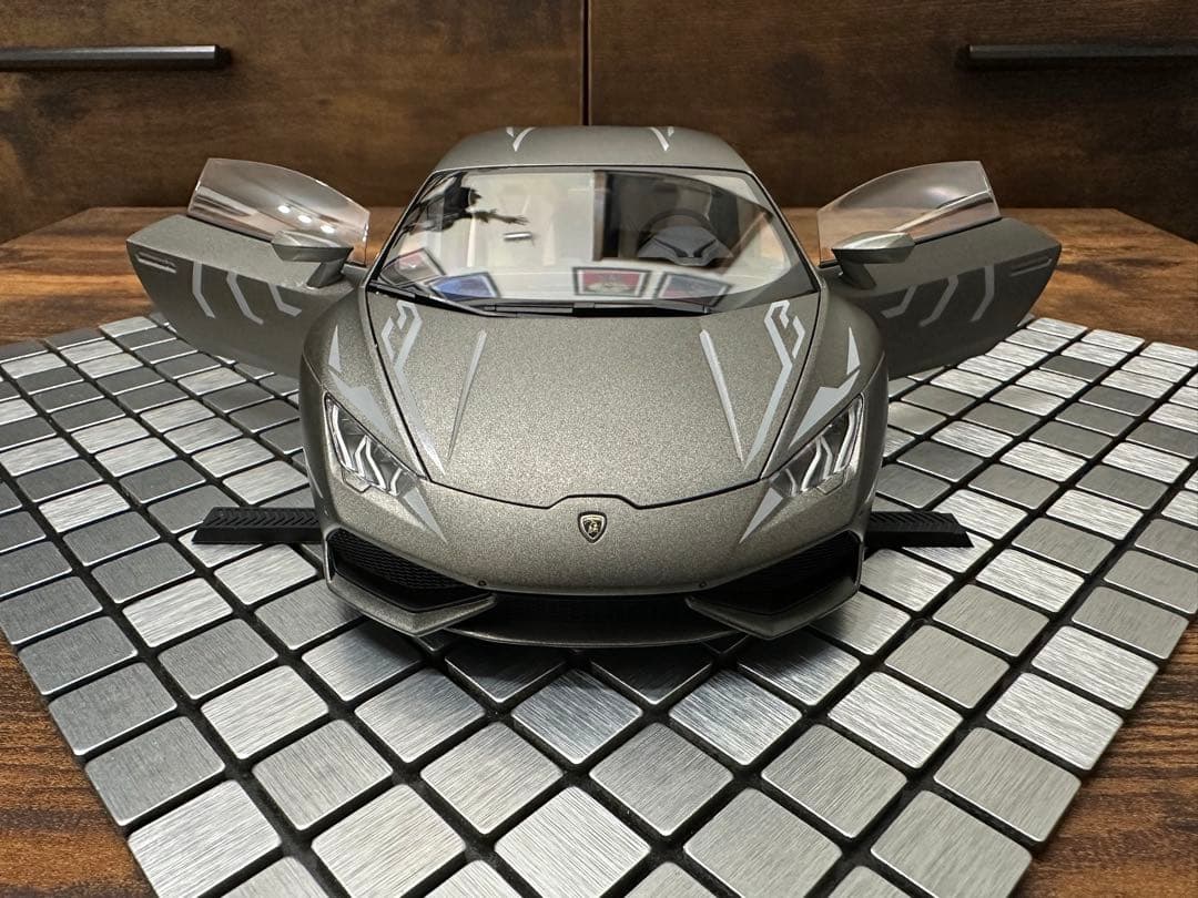 【カスタム】オートアート 1/18 ランボルギーニ ウラカン マットグレー