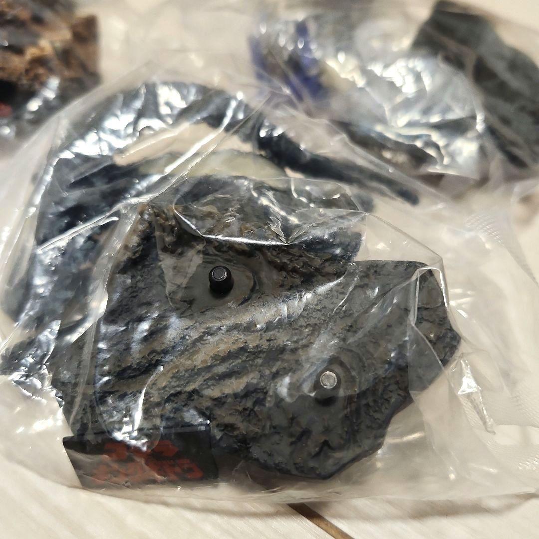 バンダイ ゴジラ名鑑 2002年 全７種　外箱1つ付き