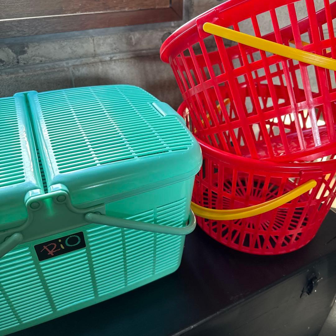 ミントグリーン ピクニックバスケットと赤いバスケットセット レトロ