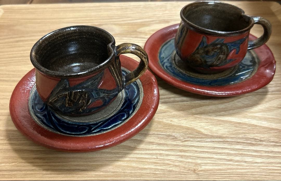 沖縄 やちむん 魚紋 壺屋焼 赤絵 小橋川清正 カップ＆ソーサー 2客