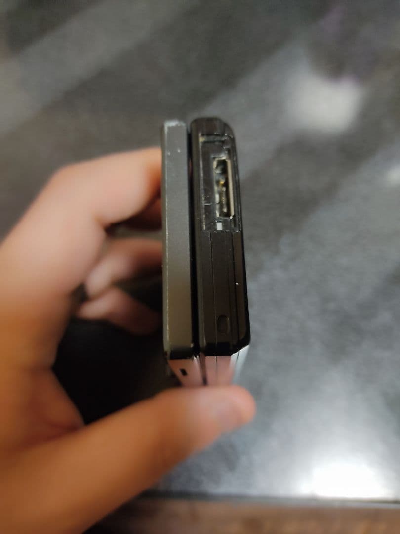 P900iv クラウドブラック(充電器、SH906itv付き) - メルカリ