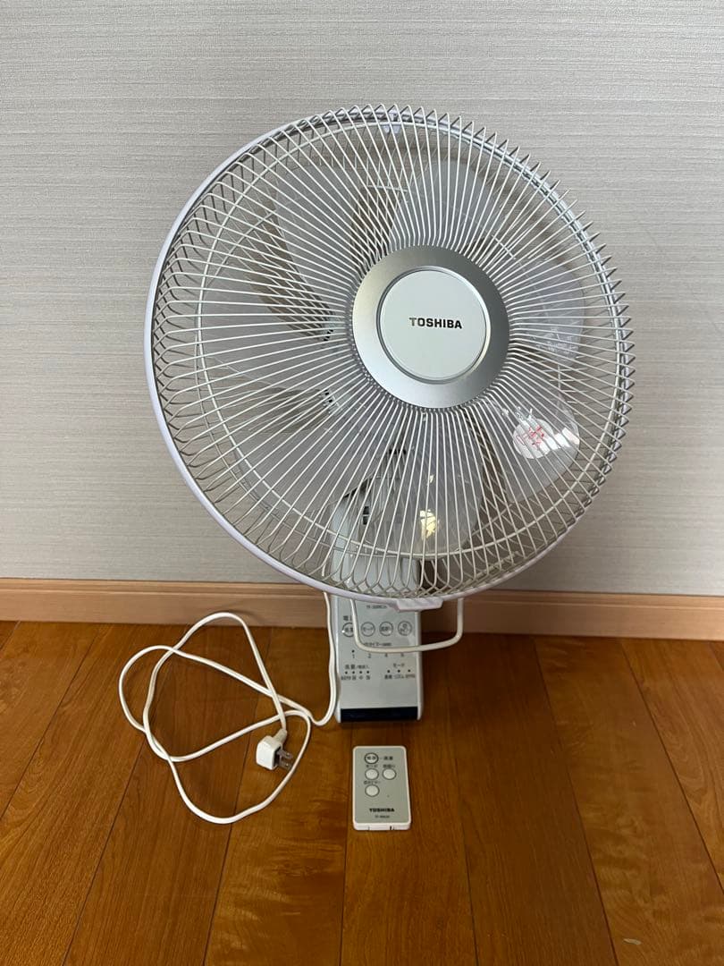 中古 TOSHIBA 壁掛け扇風機 TF-30RK26 2023年製 東芝