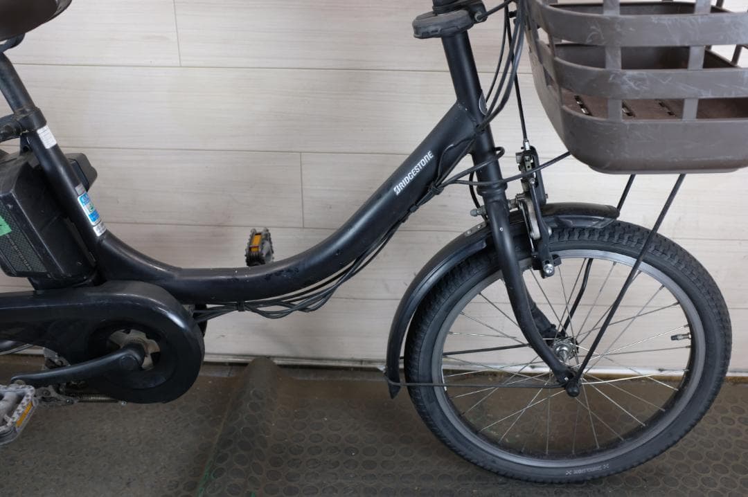 あ*様 BS アシスタ　20インチ　3段　12.8Ah（4点灯）充電器あり