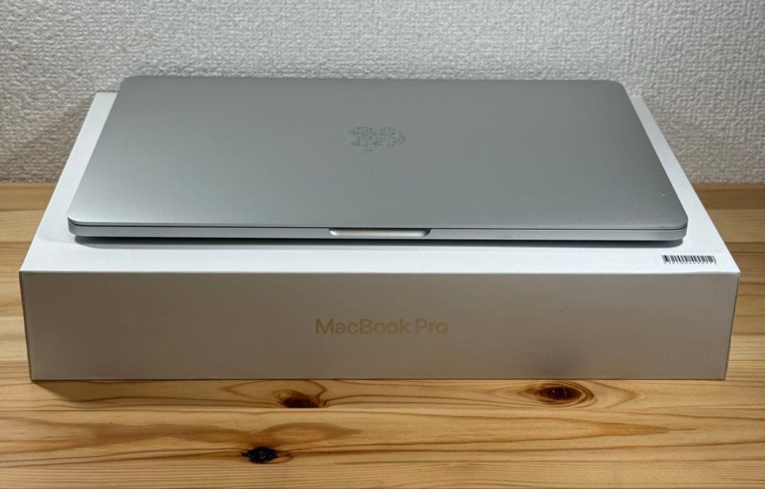MacBook本体 MacBook Pro 13 2020 Touch Bar i5/8/500
