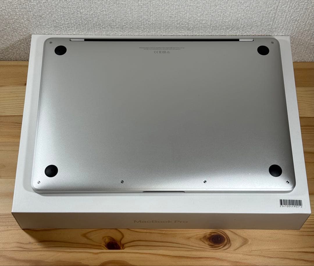 MacBook本体 MacBook Pro 13 2020 Touch Bar i5/8/500