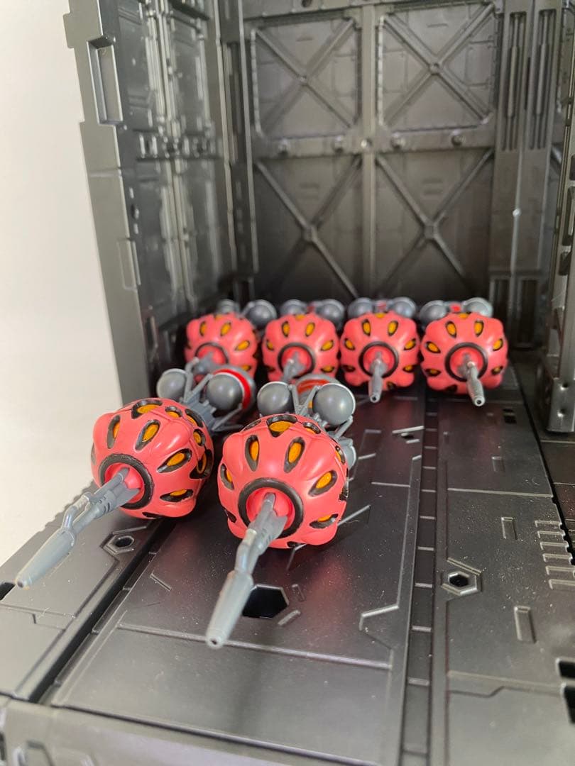 赤いガンダム【ビット6基】ガンプラ！HG！ジオラマベース！ビット台座