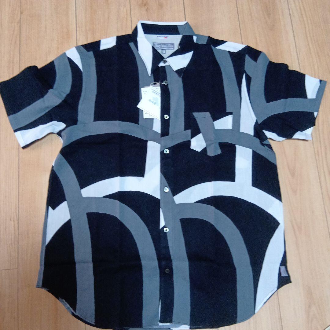 sou sou deportare　半袖シャツ　新品未使用品 デポルターレ 半袖ポロシャツ／ブラック