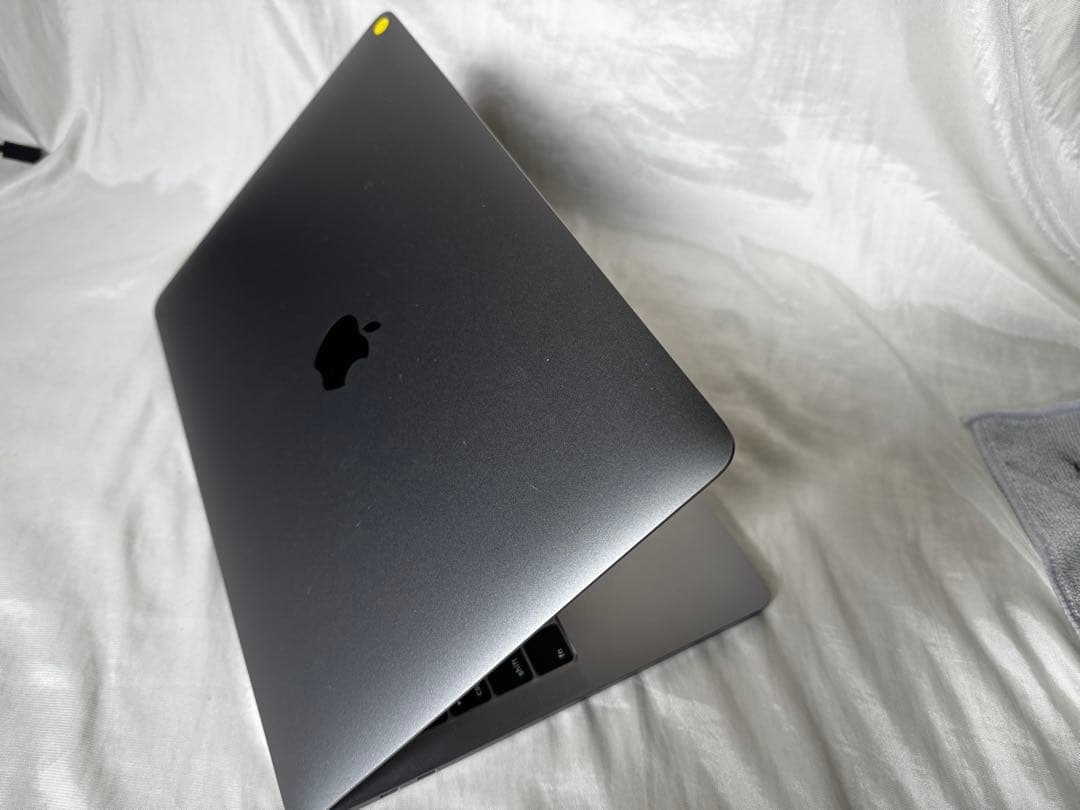 MacBookPro 13インチ(2019)Core i5/16GB/256GB Amazon.com: Apple Mid 2019 MacBook Pro with 2.4 GHz Intel Core i5