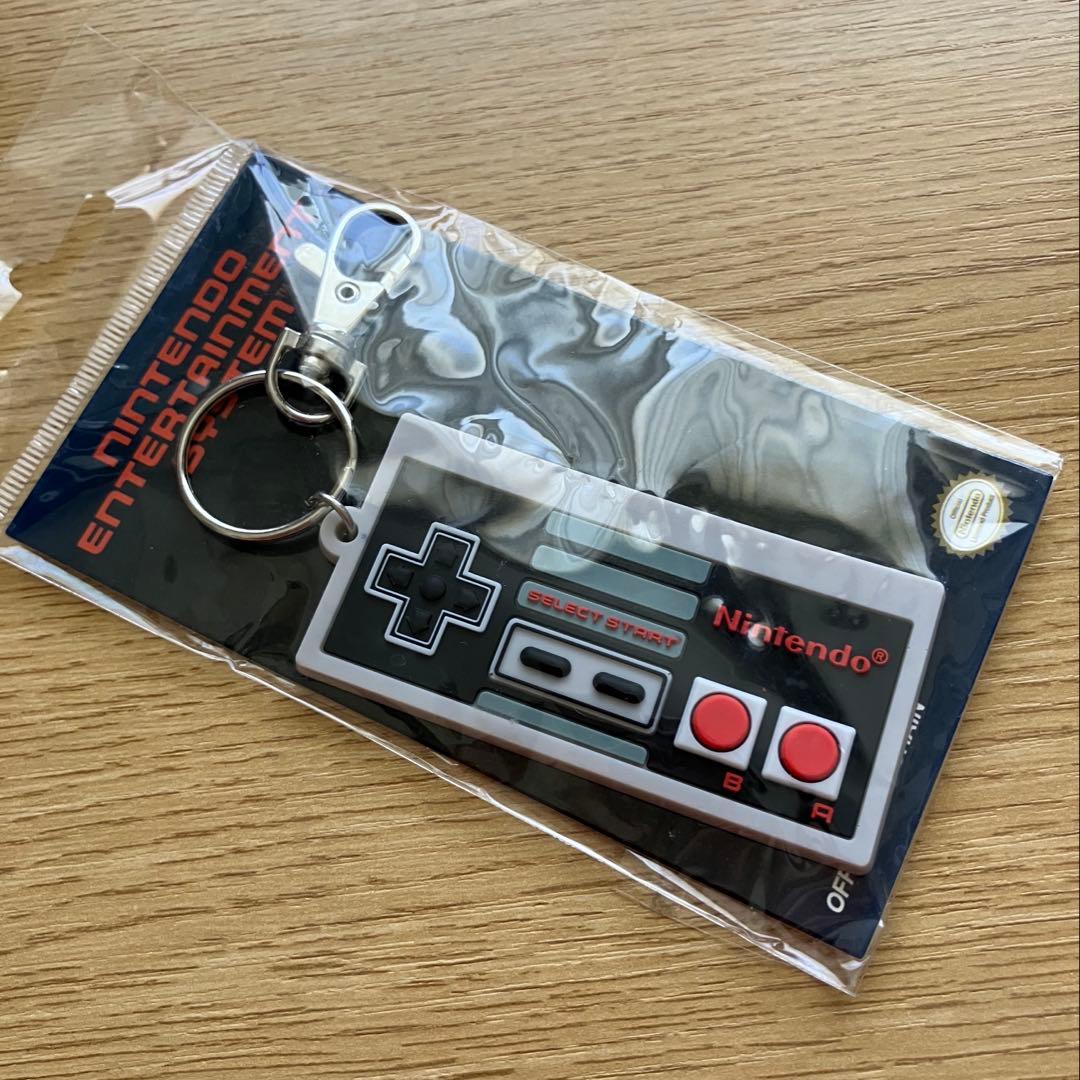 レア新品Nintendoニンテンドー海外版ファミコンコントローラー型