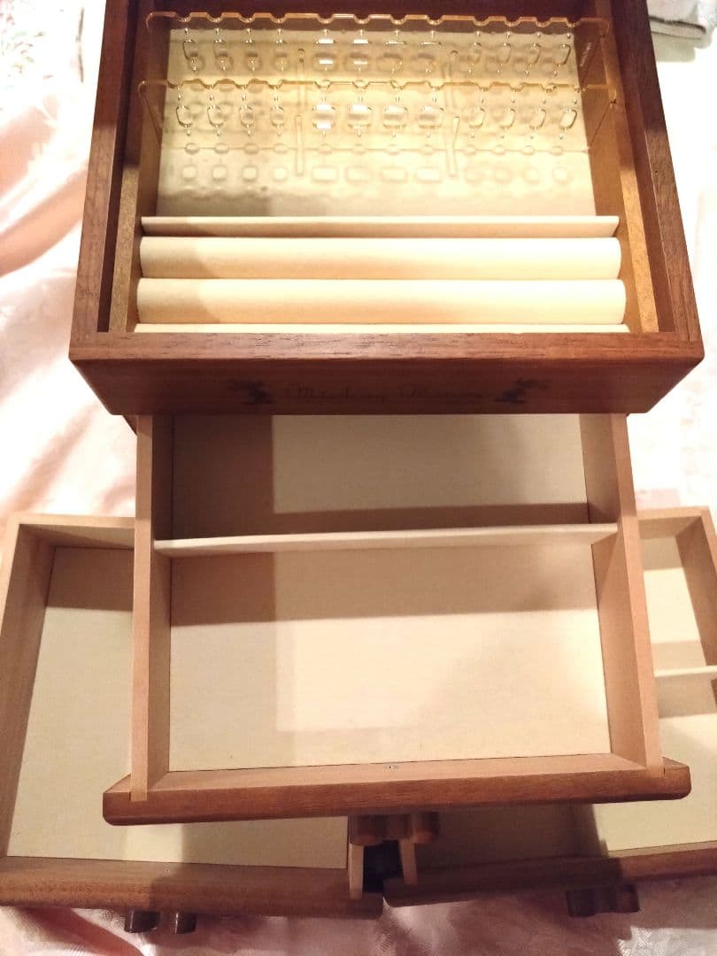 Disney★ミッキーマウス★木製３段アクセサリーケース