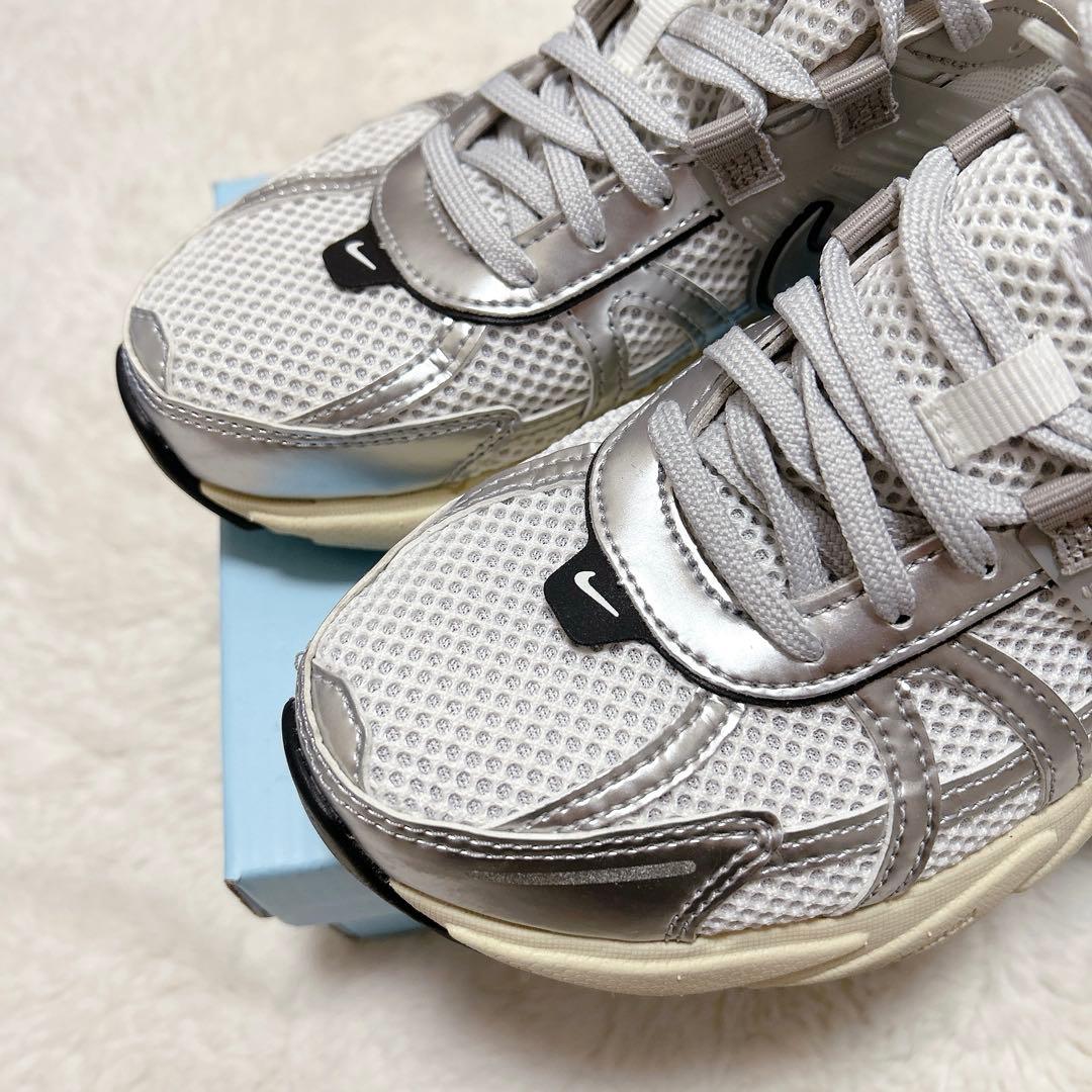 n*︎様 NIKE W V2K RUN FD0736-100 【23.5cm】