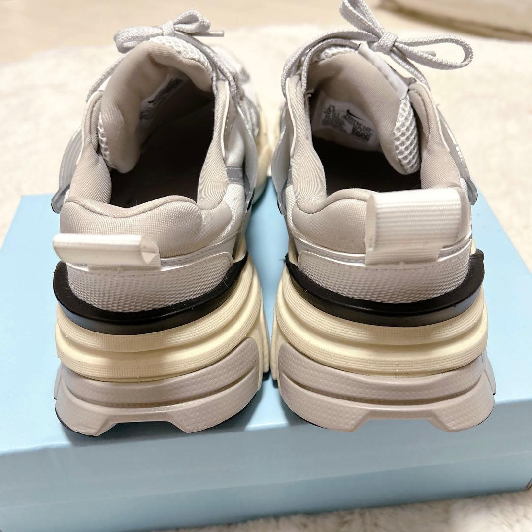 n*︎様 NIKE W V2K RUN FD0736-100 【23.5cm】