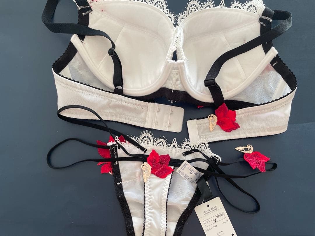 サルート D75/M 93G マリーアントワネット anan 内田理央さん