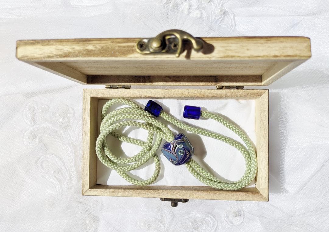 吉田正子トンボ玉（貳拾） 「江戸組み紐」ネックレス ガラス玉に込めた