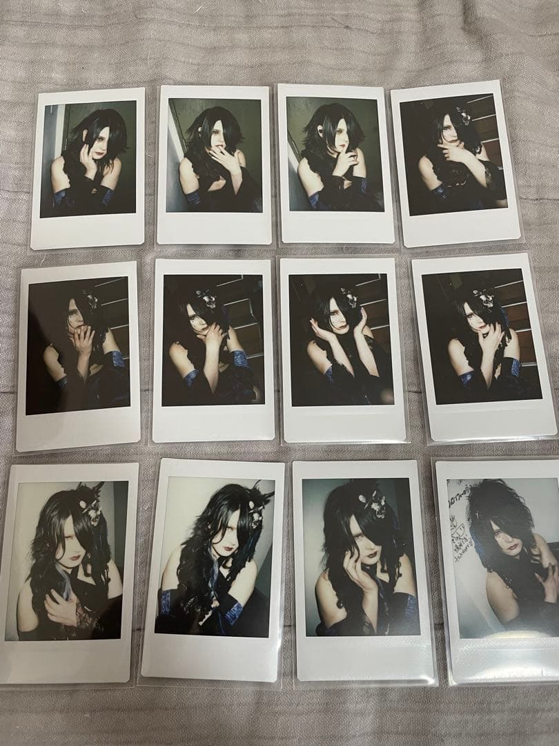 【ZERA ゼラ Aqui】 チェキ60枚＆トレカ、缶バッジ