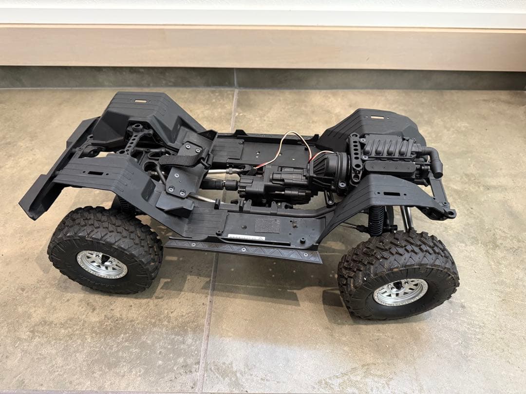 アキシャル　SCX10 Ⅲ ラングラー　シャーシ下廻りキズ少ない