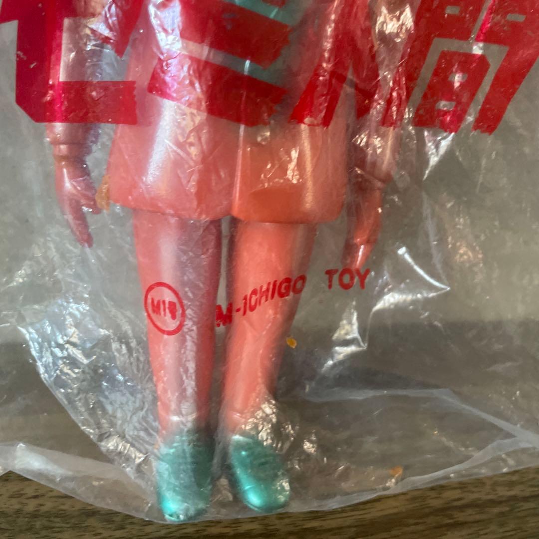 未使用未開封マルサンM1号ウルトラQ セミ人間 ソフビ　レトロ　昭和