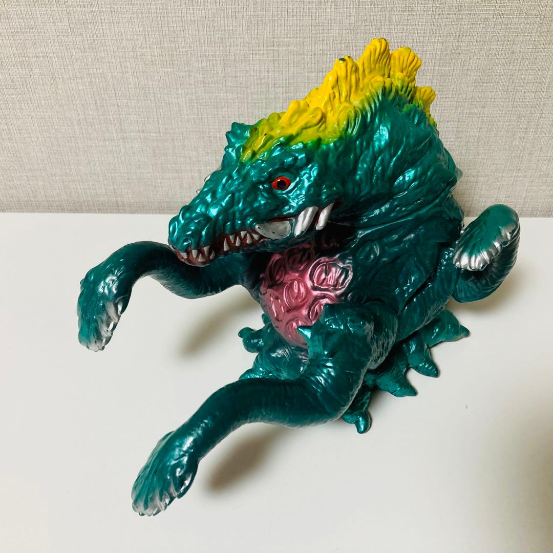 ビオランテ ゴジラビデオ ファンクラブ限定 M1号 ソフビ - メルカリ