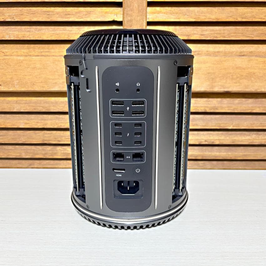 Mac Pro(Late 2013)　 3.5GHz・32GB・1TB
