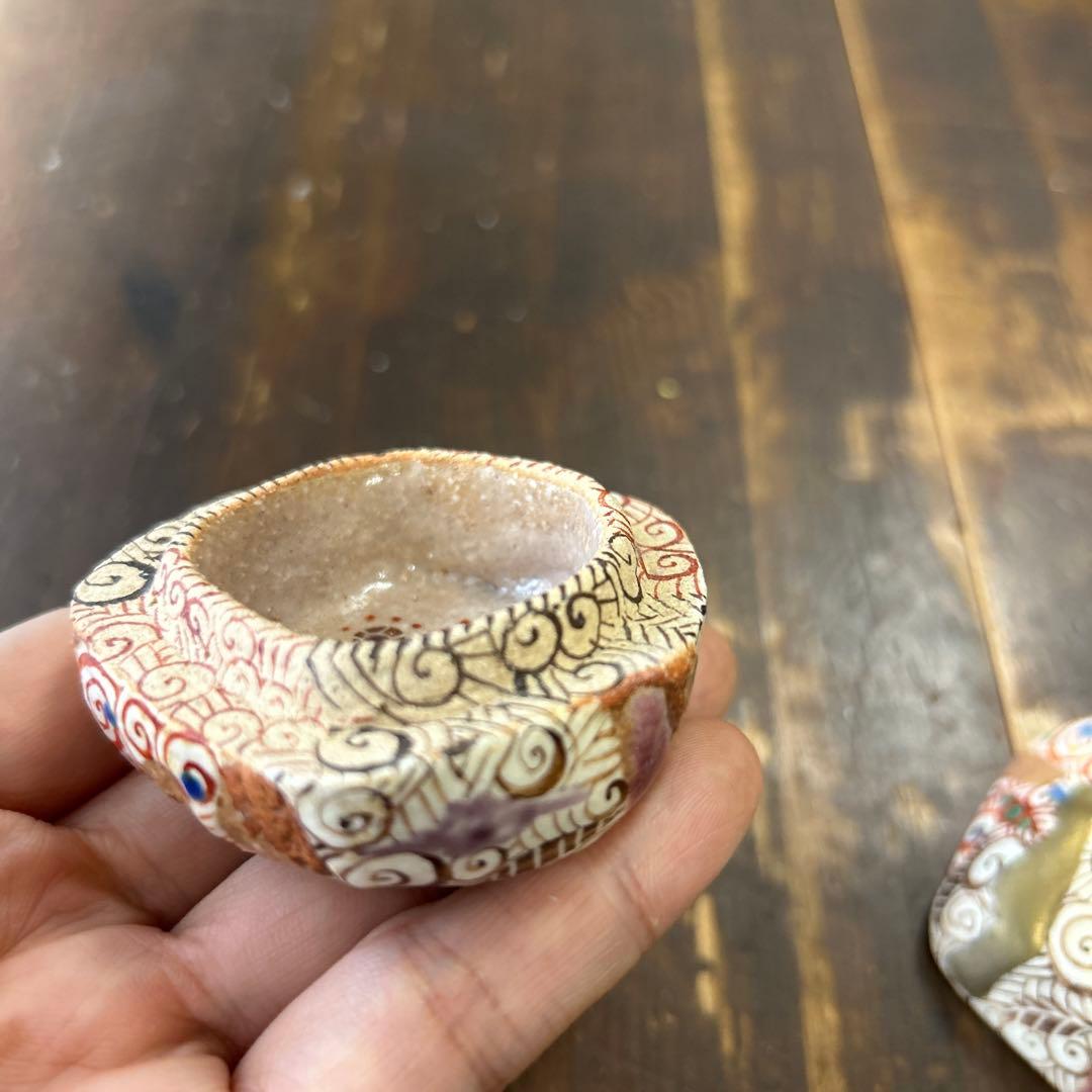 希少 作家 人気陶芸作家 苧坂恒治作 渦赤絵 手描き 香合 蓋物 1点もの