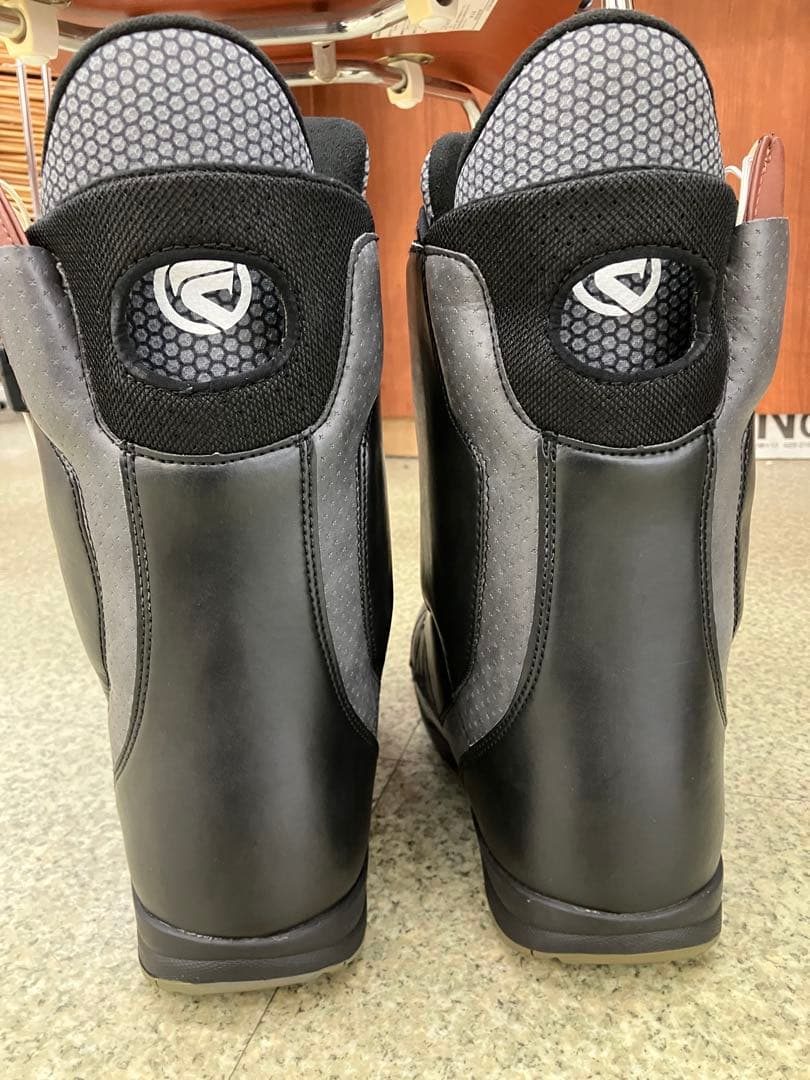 めろ様専用［FLOW TRACE スノーボードブーツ ブラック］ - メルカリ