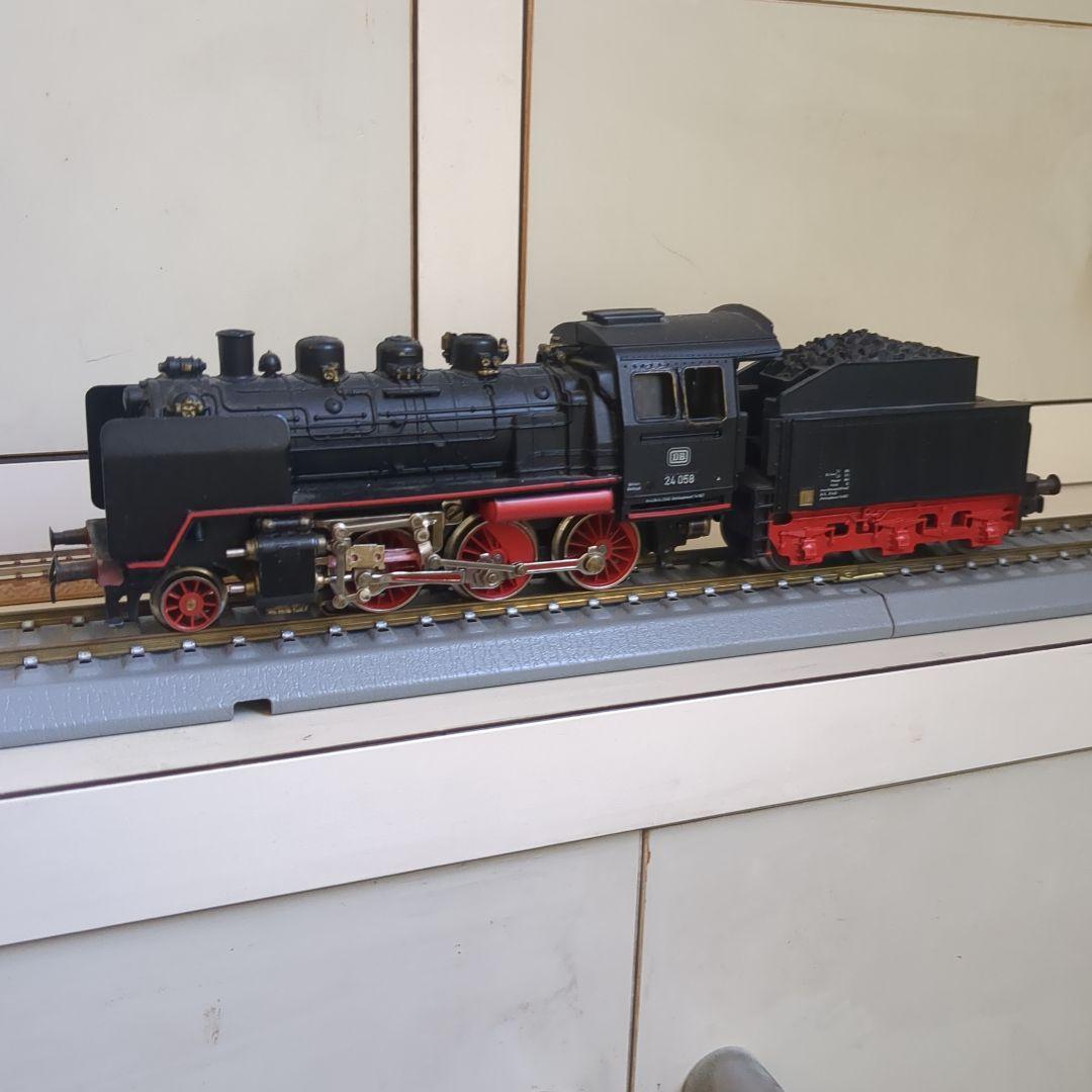 HOゲージ メルクリン蒸気機関車 24 058 レール一箱付き