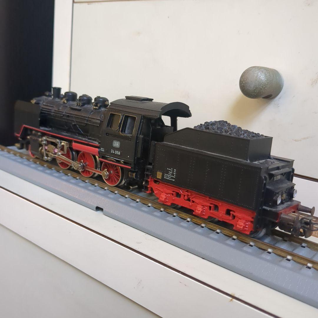 HOゲージ メルクリン蒸気機関車 24 058 レール一箱付き