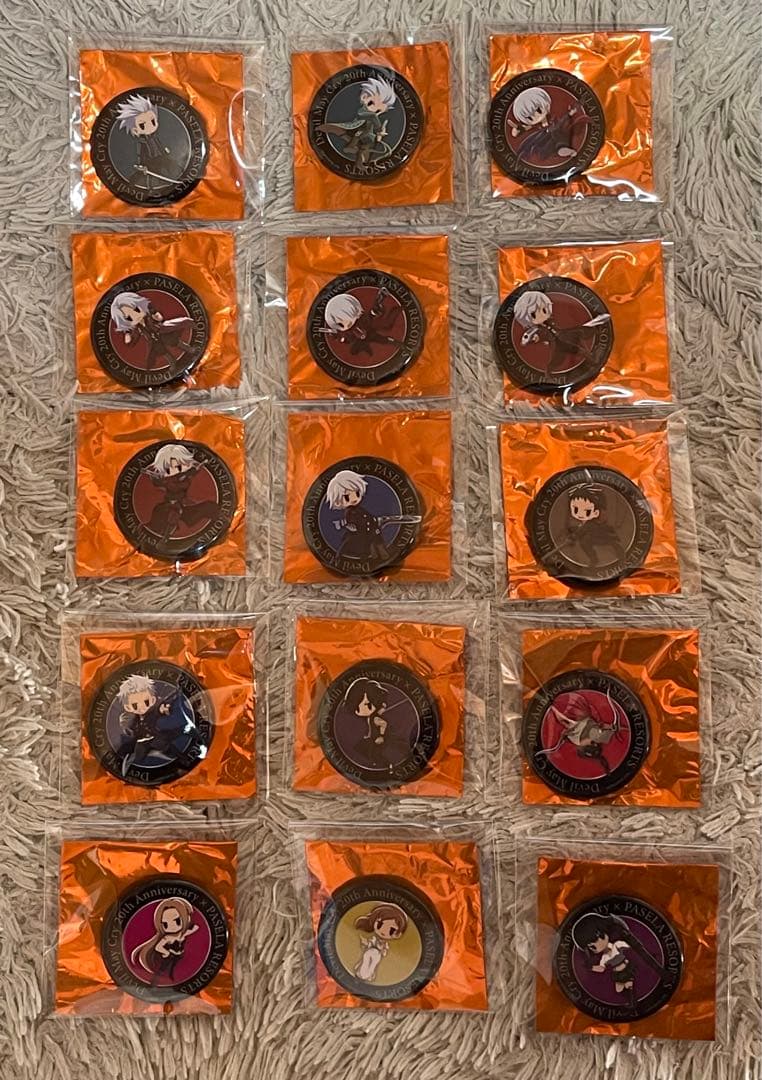 デビルメイクライ シリーズ×パセラ　缶バッジ　15種 コンプリートセット Devil May Cry」シリーズ×パセラ 「Devil May Cry」シリーズ20周年記念
