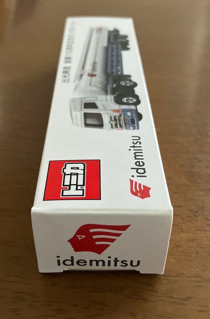 トミカ　出光興産　創業110周年記念タンクローリー