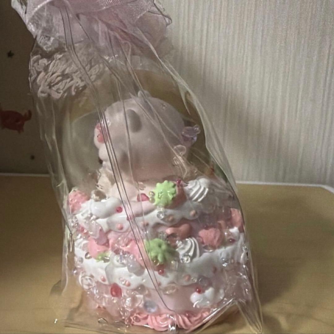 サンリオ　ピアノちゃん　スノードーム型 スクイーズ