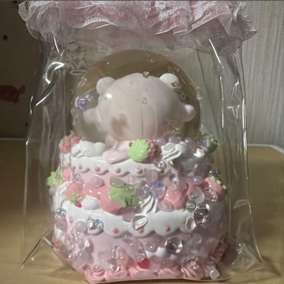 サンリオ　ピアノちゃん　スノードーム型 スクイーズ