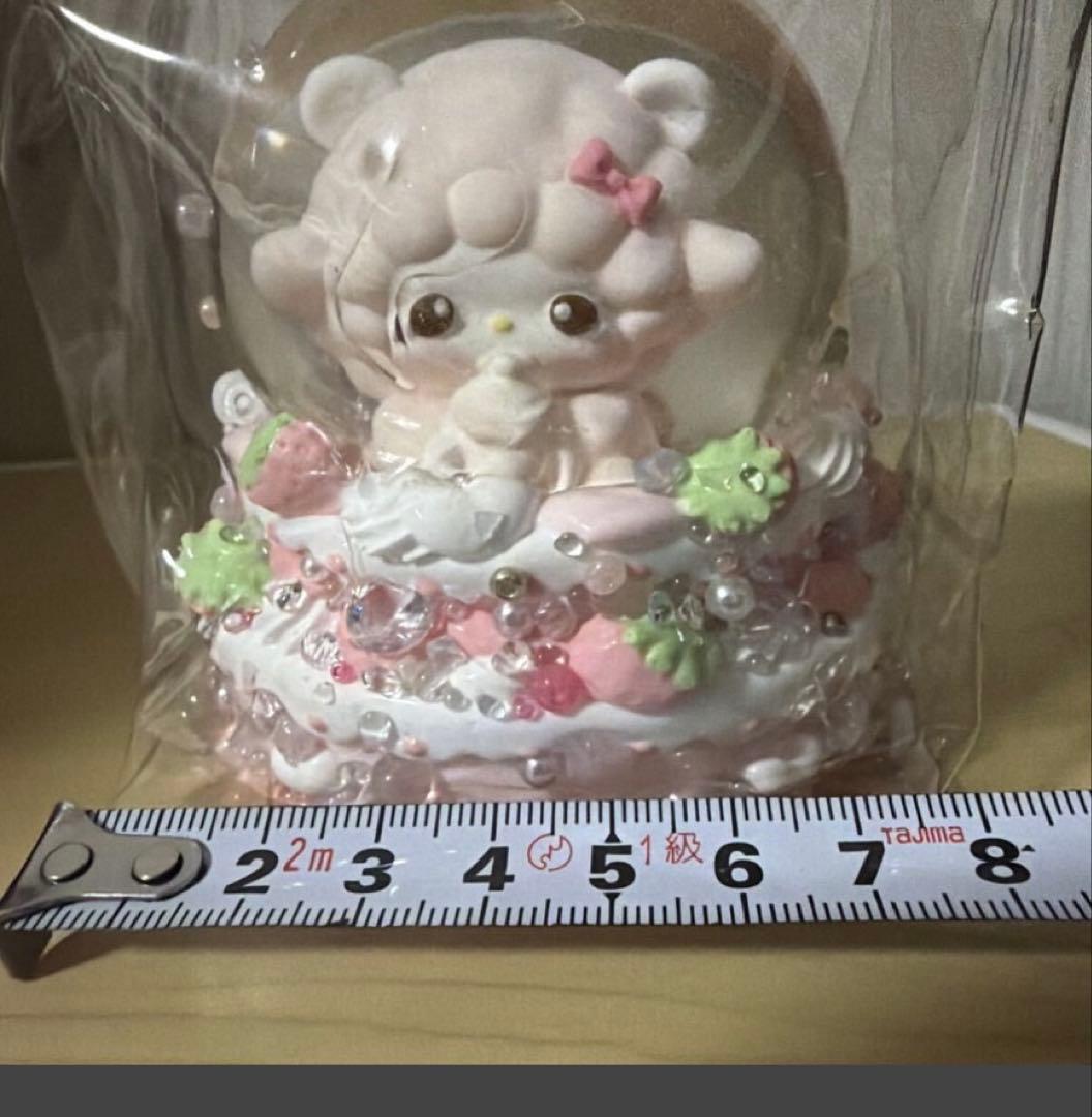 サンリオ　ピアノちゃん　スノードーム型 スクイーズ