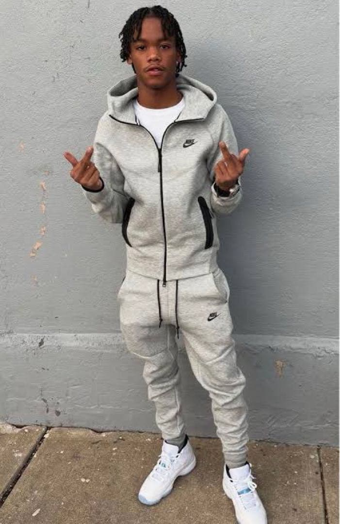 NIKE テックフリース セットアップ グレー 旧モデル 廃盤 セントラル